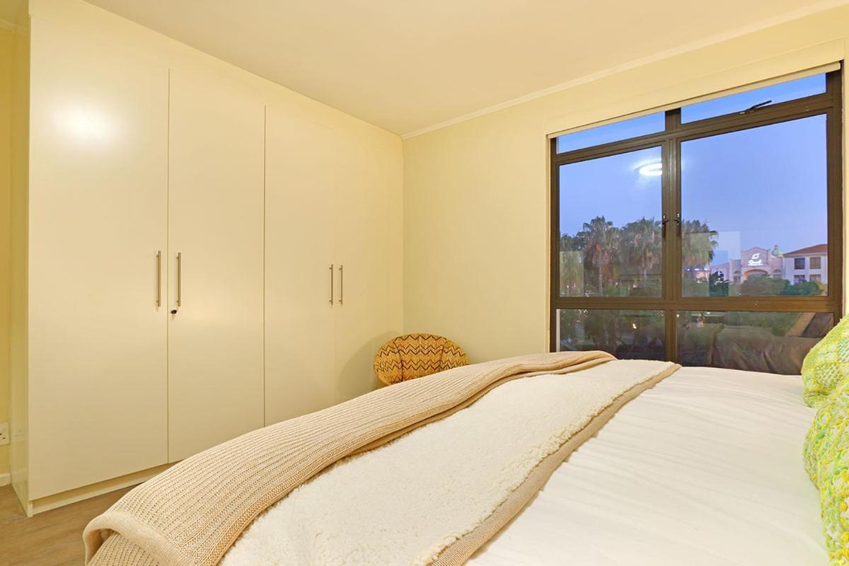 Capri 101 By Hostagents Appartement Kaapstad Buitenkant foto