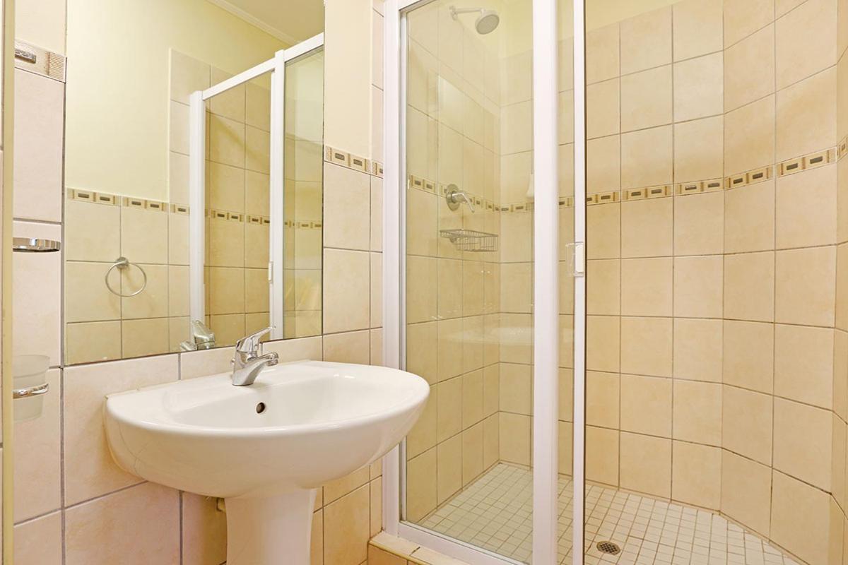 Capri 101 By Hostagents Appartement Kaapstad Buitenkant foto