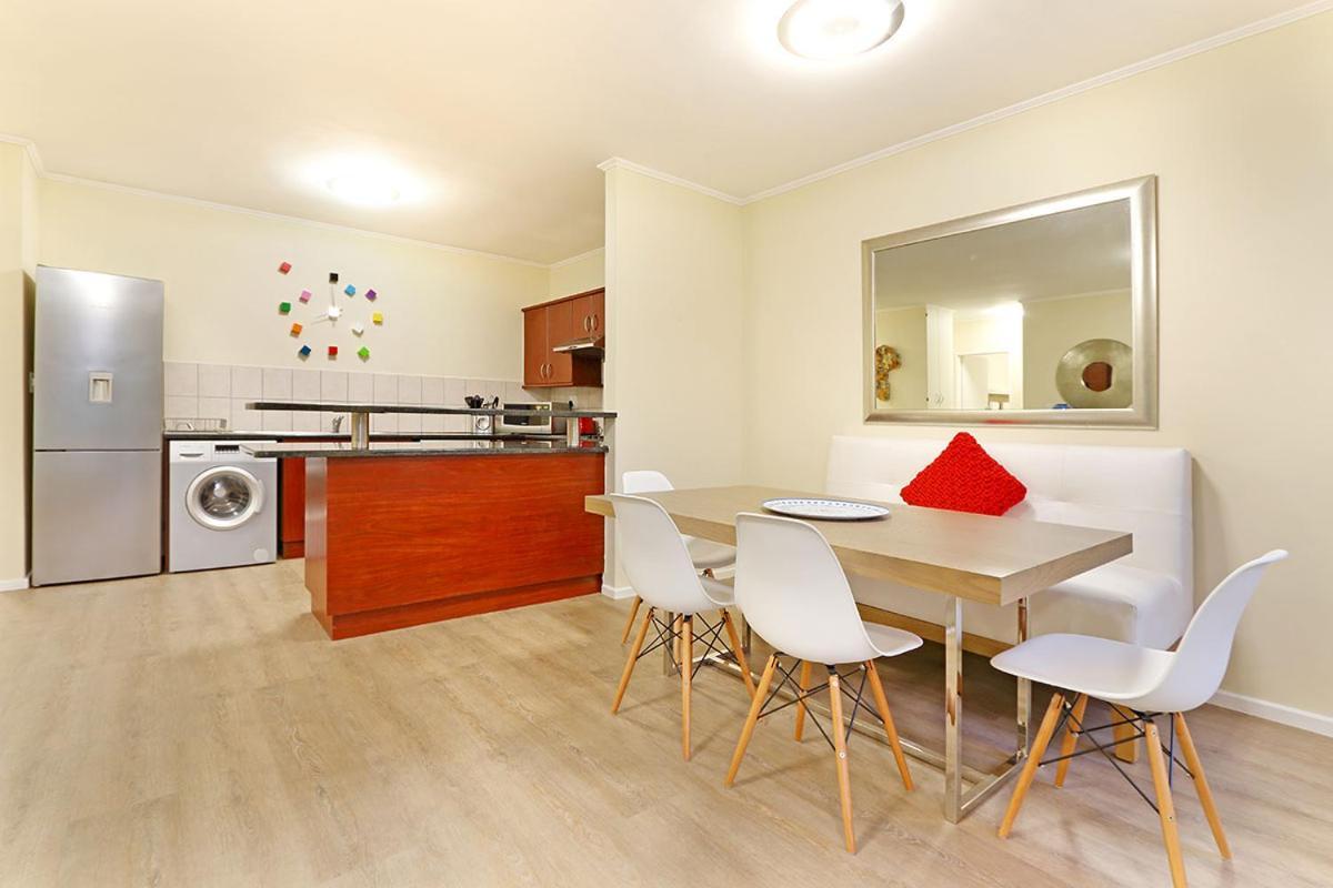 Capri 101 By Hostagents Appartement Kaapstad Buitenkant foto